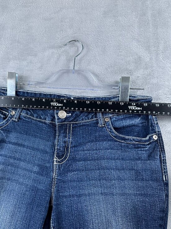 Jade Jeans Bermuda Shorts Womens Size 11/12 Embroidered Pockets Mid Rise Blue - Picture 5 of 10